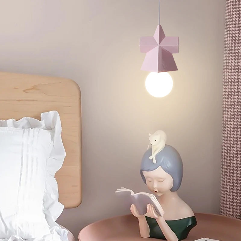 suspension romantique design géométrique pour enfants
