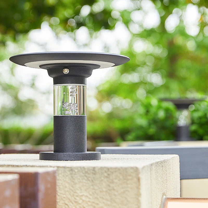 phares solaires extérieurs minimalistes modernes pour villa