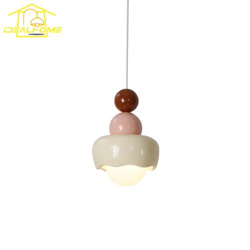 suspension design moderne en résine et verre pour intérieur enfant