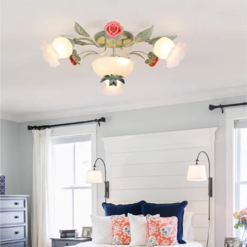 plafonnier en verre rose pour un éclairage romantique et décoratif