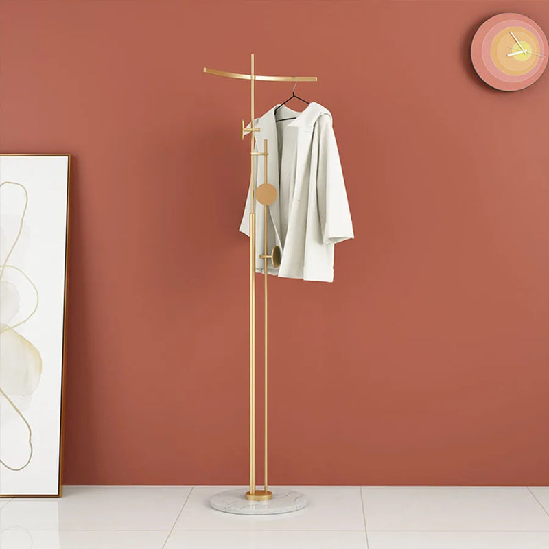 porte-vêtements design nordique pour rangement élégant et pratique