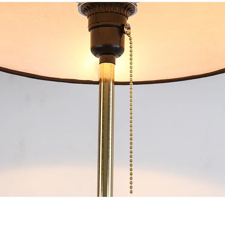 lampadaire-moderne-en-m-tal-avec-abat-jour-en-tissu-5.png