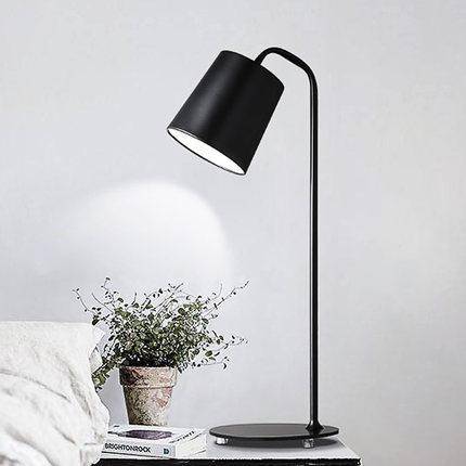 Lampe à poser design LED en métal coloré Abajur