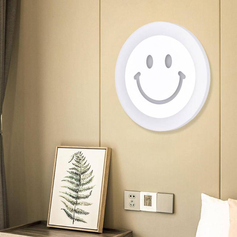 Applique murale LED smiley moderne