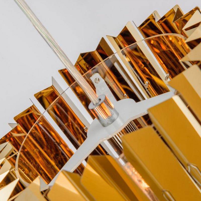 Suspension design en miroir chromé Surface