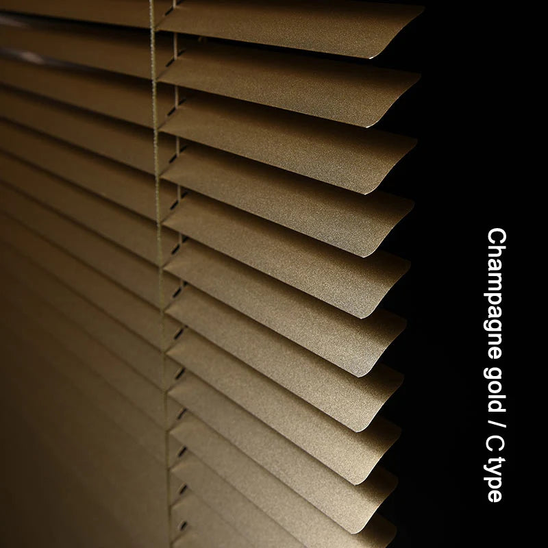 Store venitien aluminium sur mesure occultant sans percage