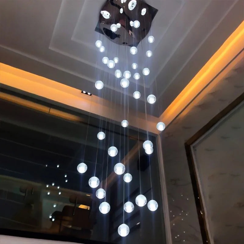 lustre long en cristal pour une ambiance moderne et élégante - vue 4 sur 17