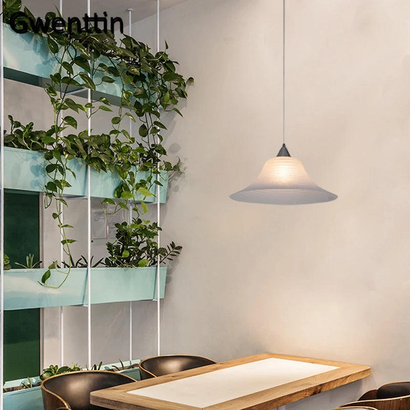 suspension moderne en verre style chapeau de paille décor intérieur - vue 5 sur 7