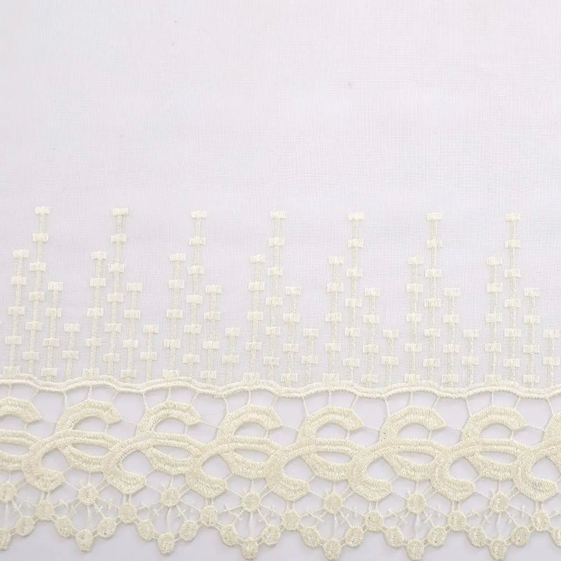 Voilage tulle brodé fleurs festonné style europeen salon