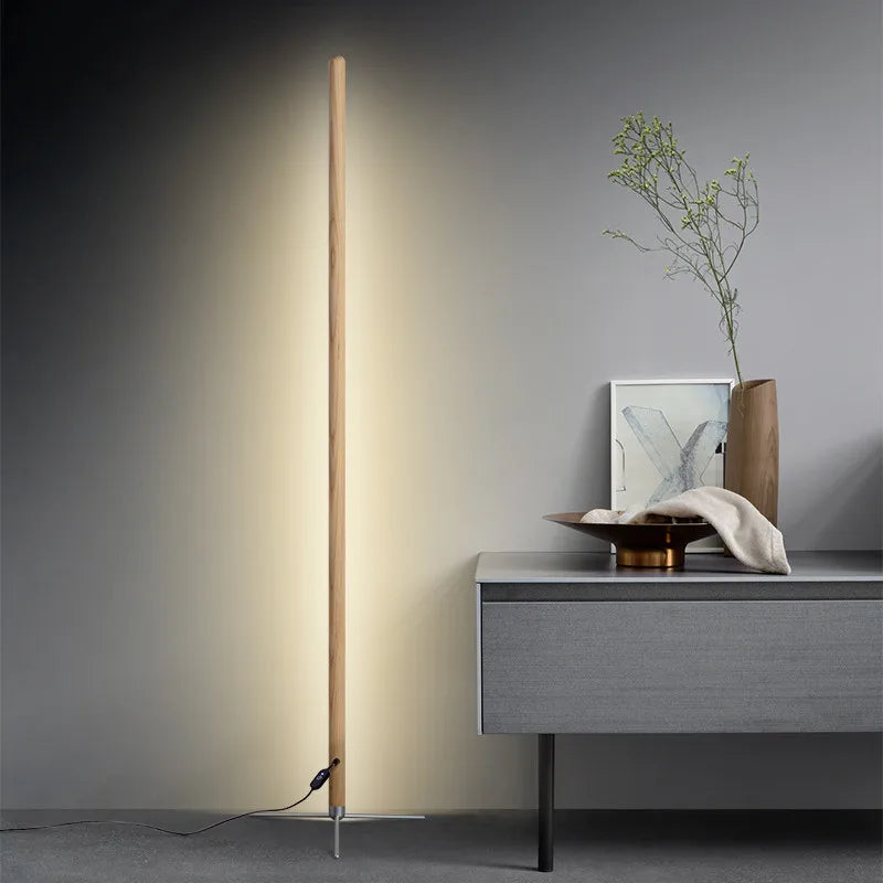 Lampadaire sur pied en bois à LED