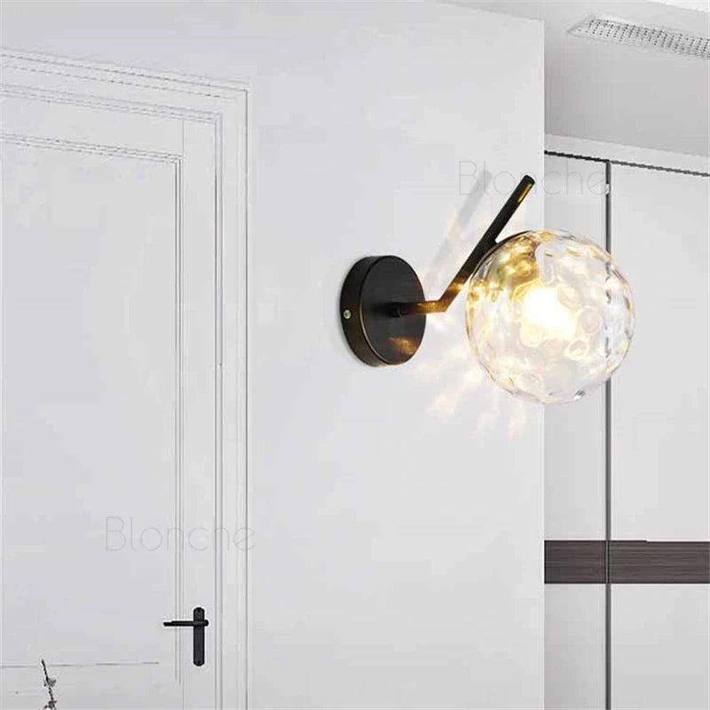 applique murale créative en métal avec boule de verre moderne - vue 4 sur 10