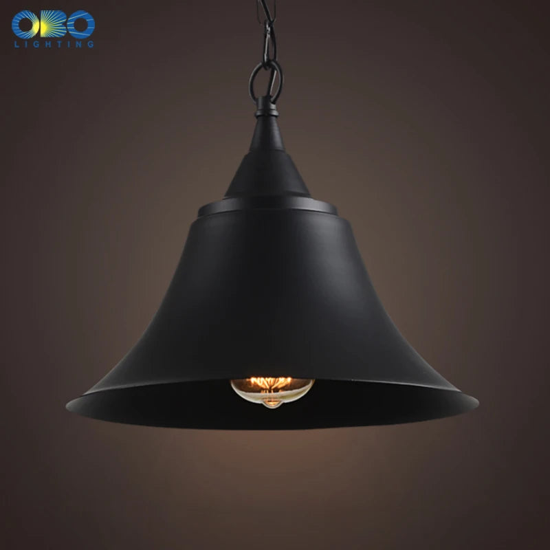 suspension vintage en métal noir design corne pour intérieur