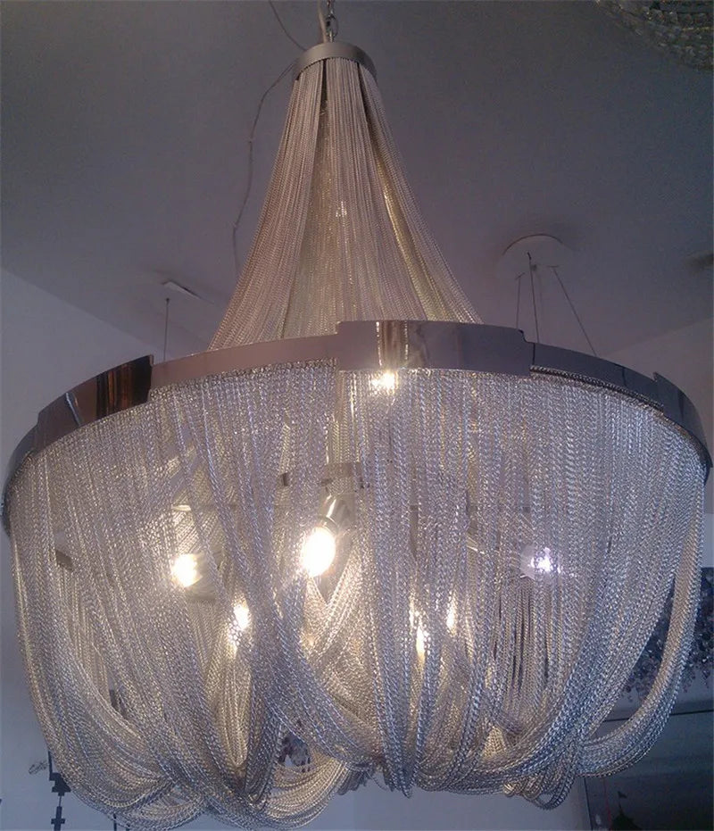 suspension moderne en aluminium design pour un éclairage élégant