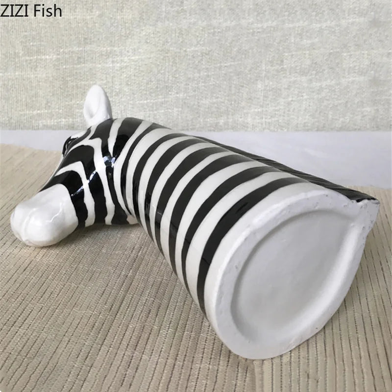 vase en céramique zèbre décoratif pour arrangements floraux - vue 4 sur 7
