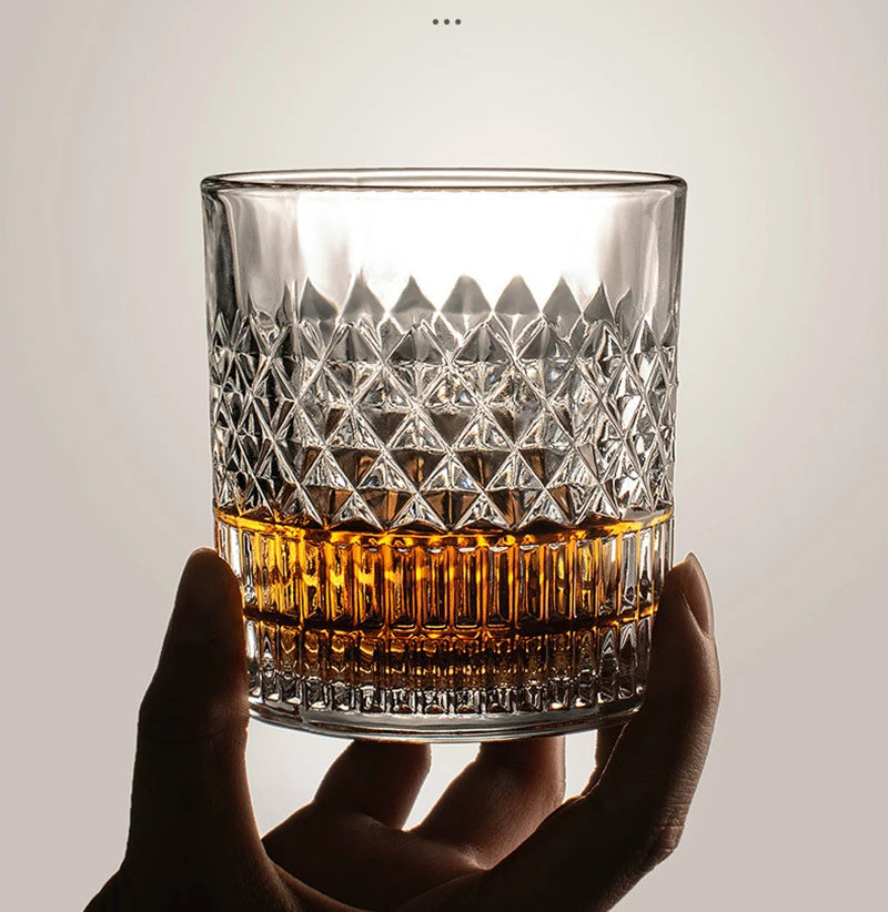 Verre whisky old fashioned relief épais style bar - vue 4 sur 7