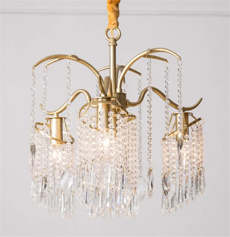 lustre suspendu en cristal et métal doré élégant - vue 4 sur 9