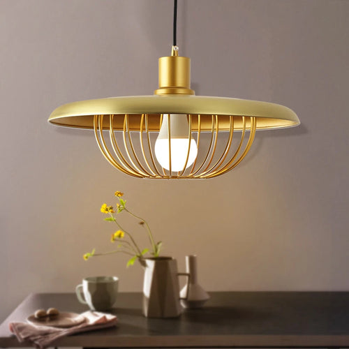 suspension nordique minimaliste pour espace contemporain et convivial