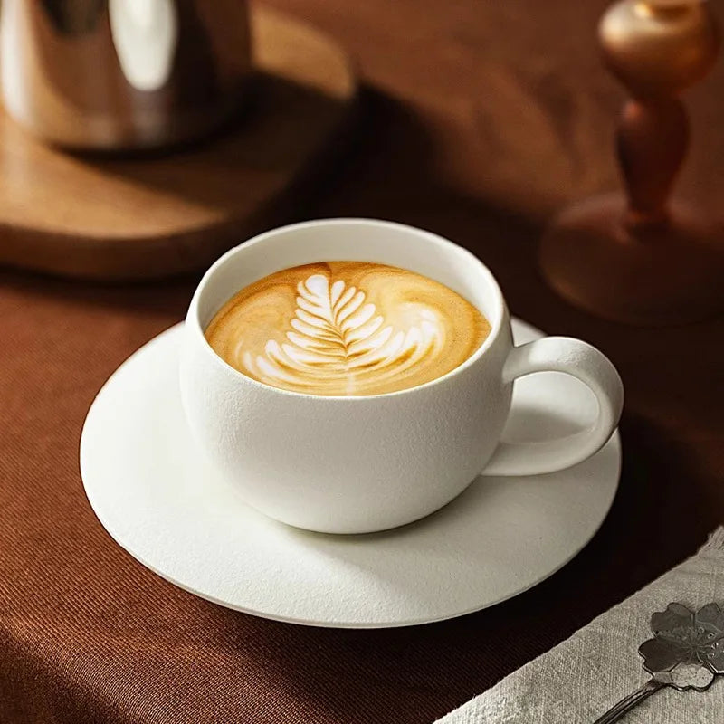 Tasse retro ceramique avec soucoupe motif pierre brute