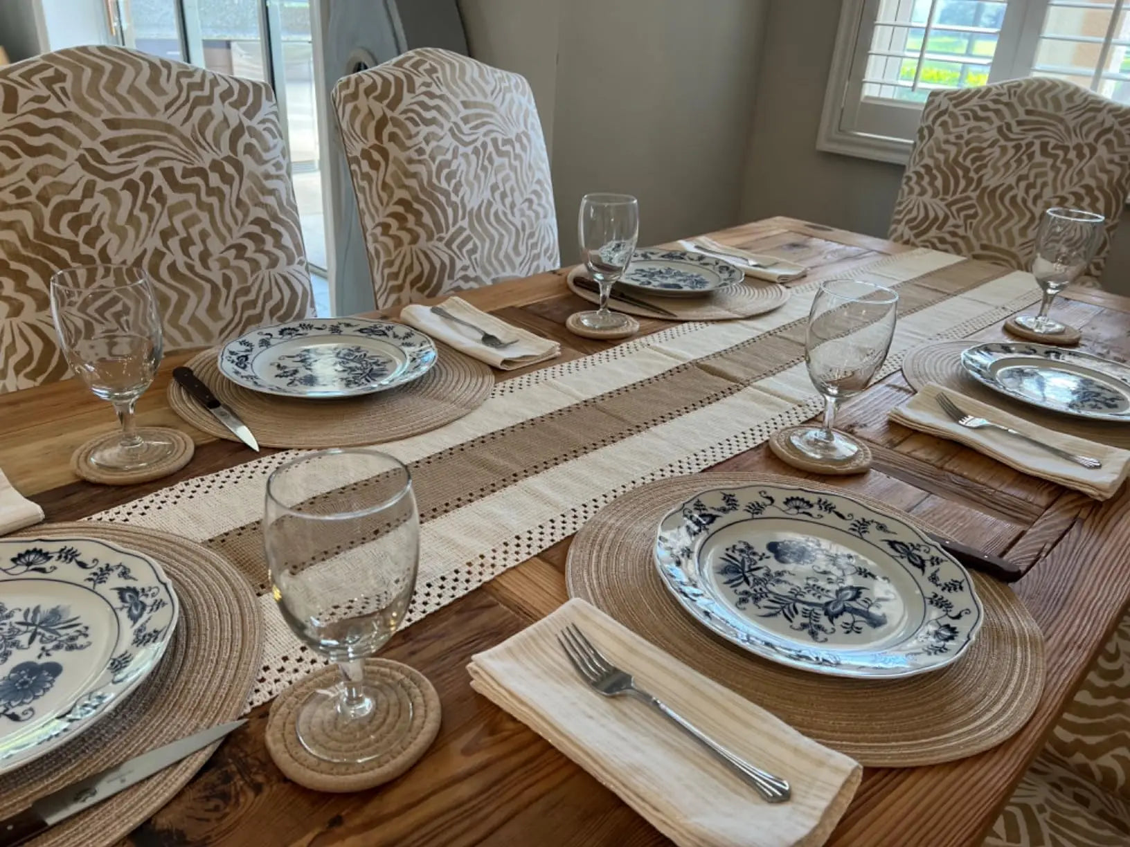 Chemin de table bohème beige motifs géométriques pompons - vue 5 sur 7