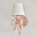 lustre en ruban rose pour chambre d'enfant élégante