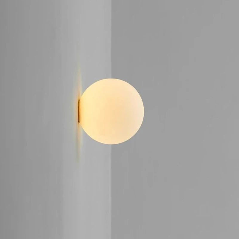 lampe boule de verre moderne avec base dissimulée pour divers usages - vue 3 sur 8