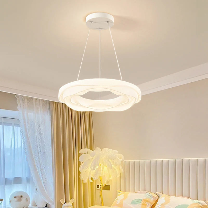 lustre romantique couronne pour chambre de petite fille - vue 4 sur 16