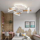 plafonnier avion en bois pour chambre d'enfant moderne et chaleureux
