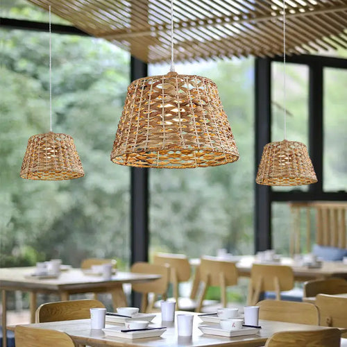 suspension en rotin style wabi sabi pour décoration moderne