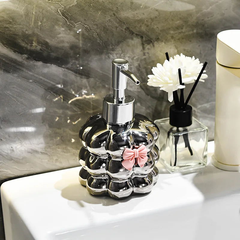 bouteille en céramique pour shampoing et désinfectant manuel - vue 8 sur 10