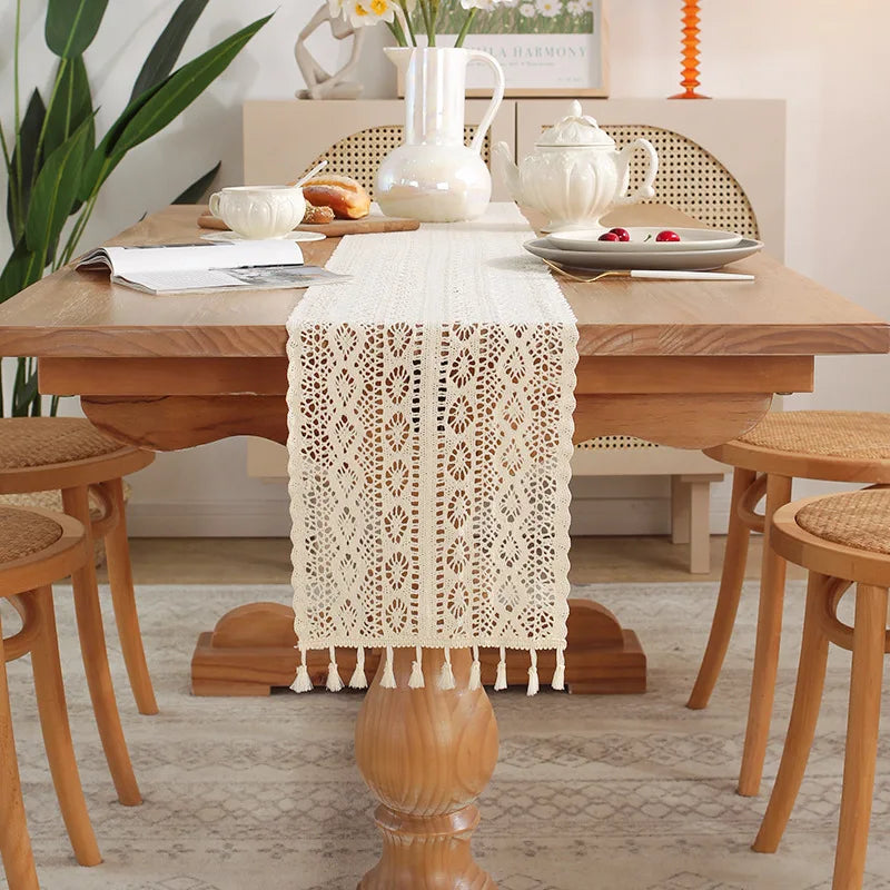 Chemin de table beige vintage dentelle crochet pompons - vue 7 sur 7