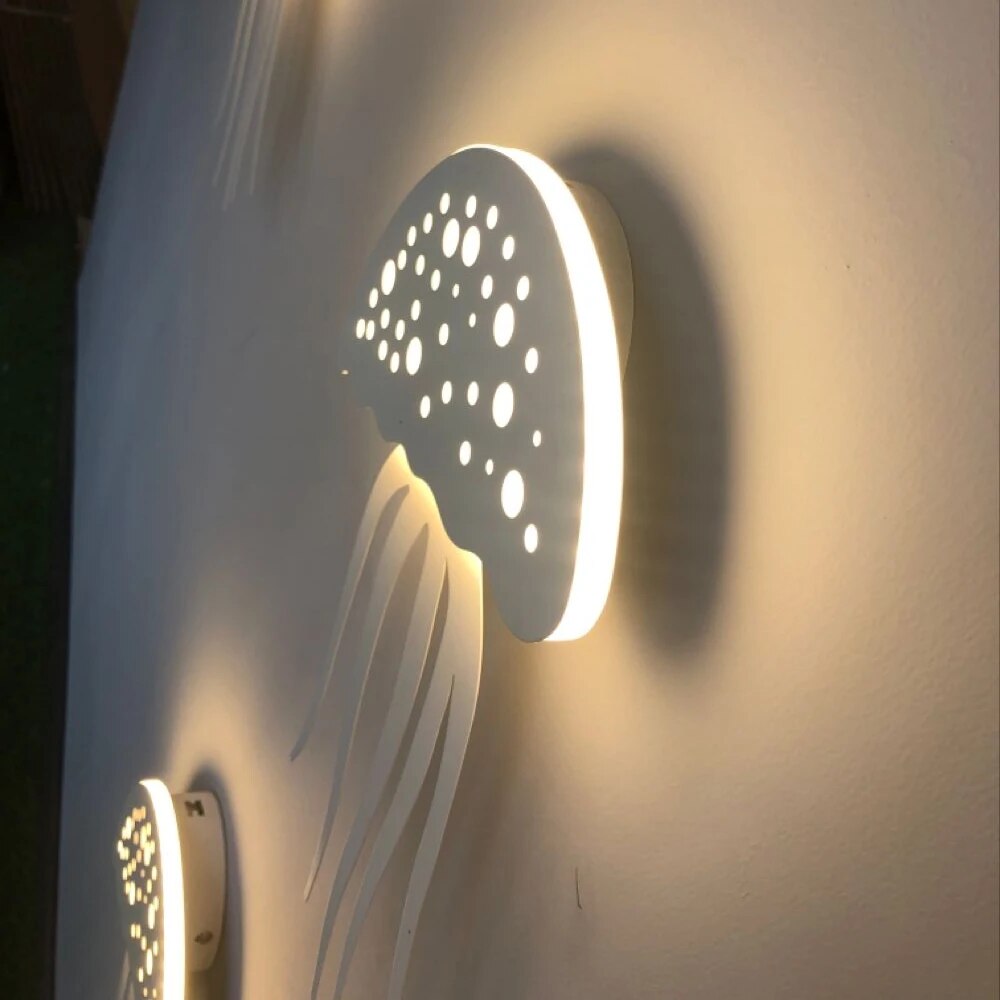 Applique murale blanche en forme de méduse à LED - vue 6 sur 7