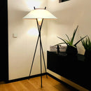 lampadaire triangulaire moderne design italien avec abat-jour vintage
