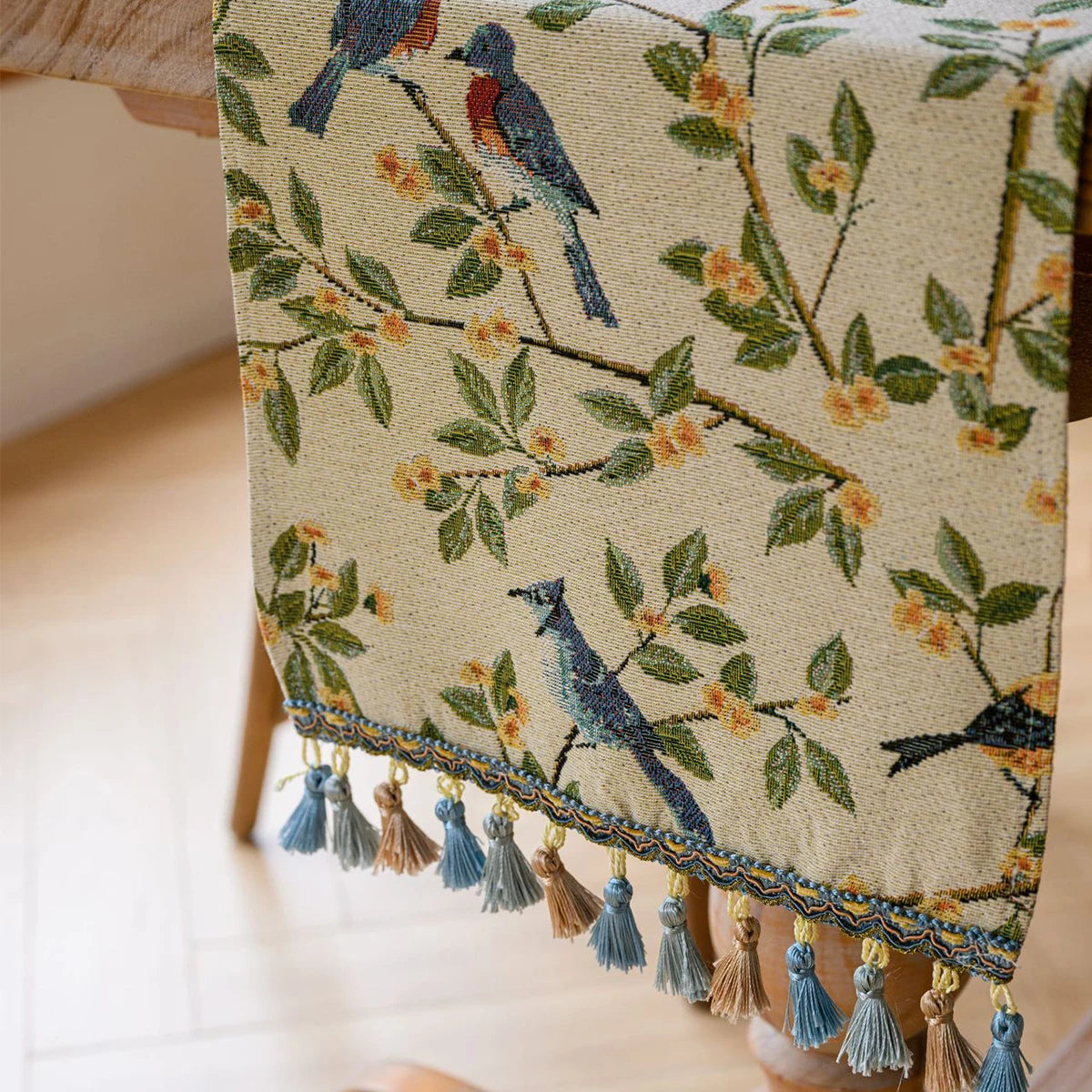 Chemin de table jacquard nordique animaux avec pompons - vue 6 sur 6