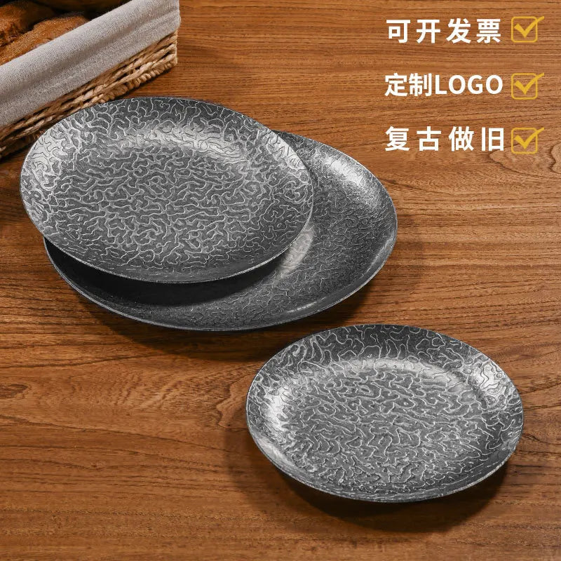 Assiettes rondes acier inoxydable martelé style rétro service - vue 3 sur 11