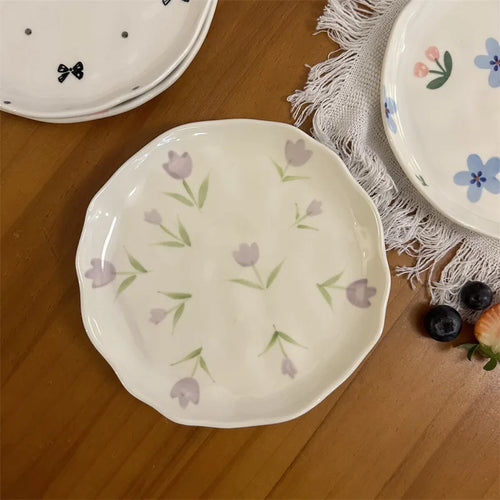 Assiette gâteau céramique style coréen motif floral irrégulier