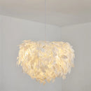 lustre en feuilles plastiques pour une ambiance romantique et décorative
