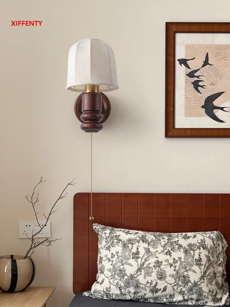 applique murale en bois avec prise et éclairage décoratif rétro - vue 6 sur 8