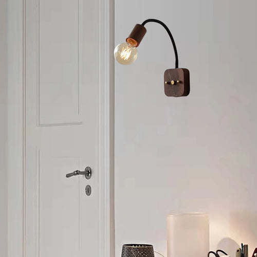 Petites appliques murales en bois
