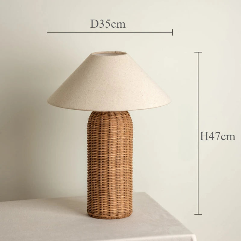 lampadaire en rotin avec abat-jour tissu et lumières led décoratives