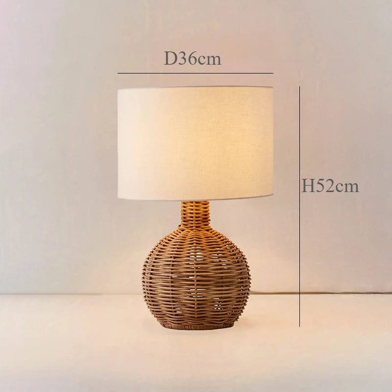 lampadaire en rotin avec abat-jour tissu et lumières led décoratives