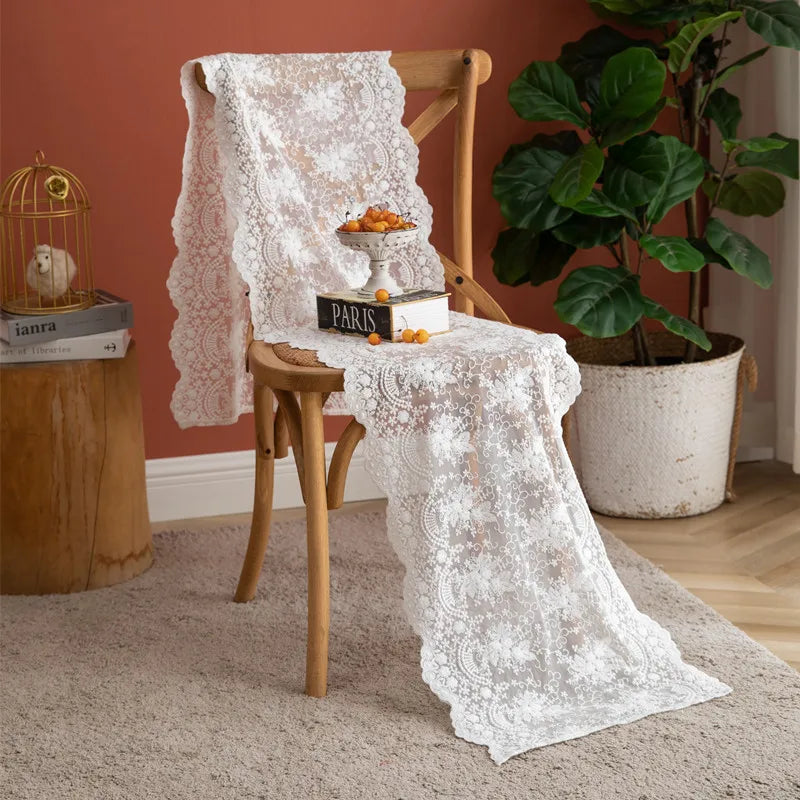 Chemin de table dentelle florale vintage beige bohème