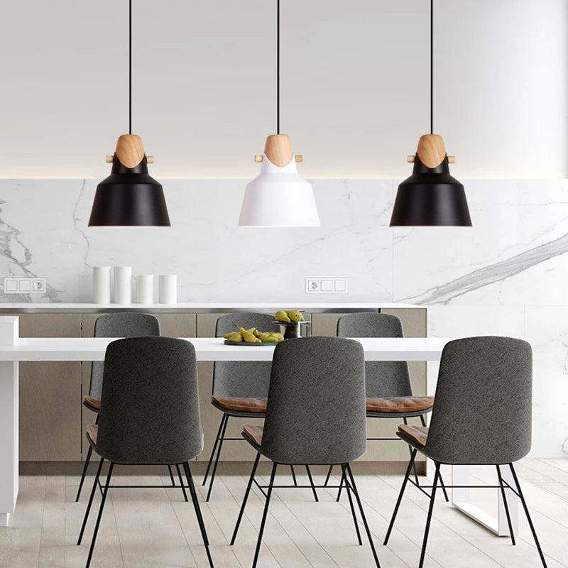 lampe suspendue moderne en bois avec abat-jour en aluminium décoratif