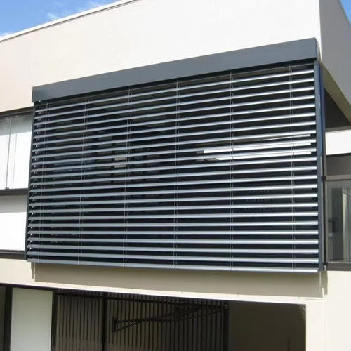 Store exterieur motorise sur mesure fenetre de toit