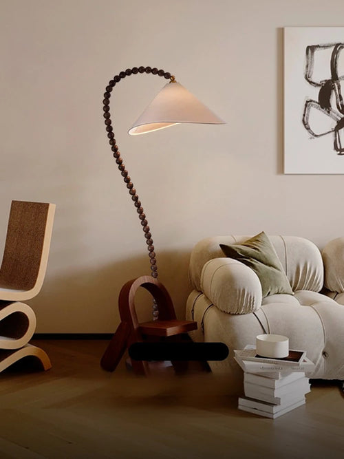 lampadaire minimaliste en bois pour décoration ambiance intérieure