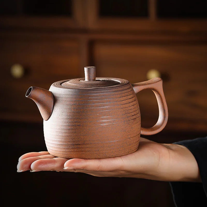 Theiere artisanale ceramique brute style zen individuel