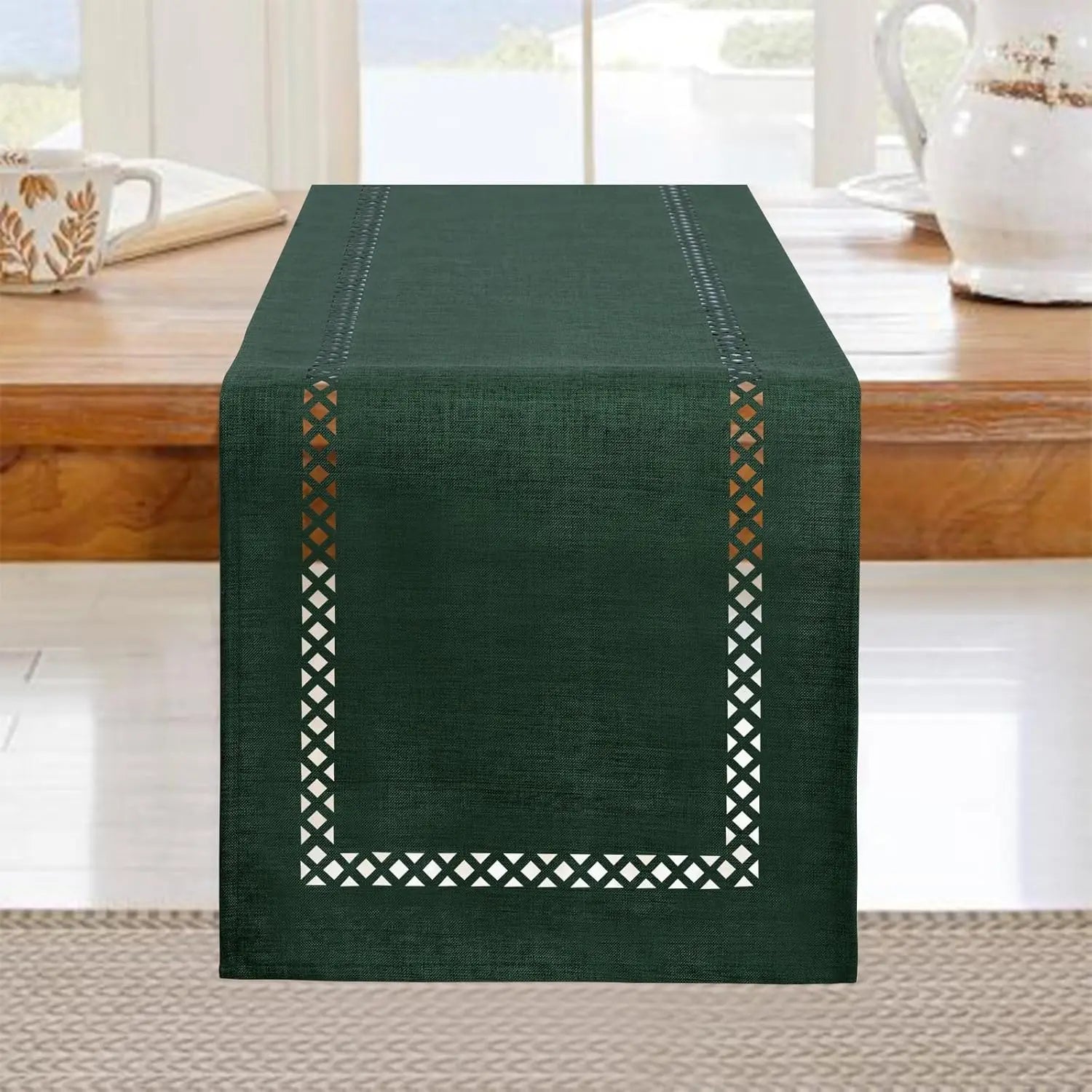 Chemin de table lin ajoure style moderne