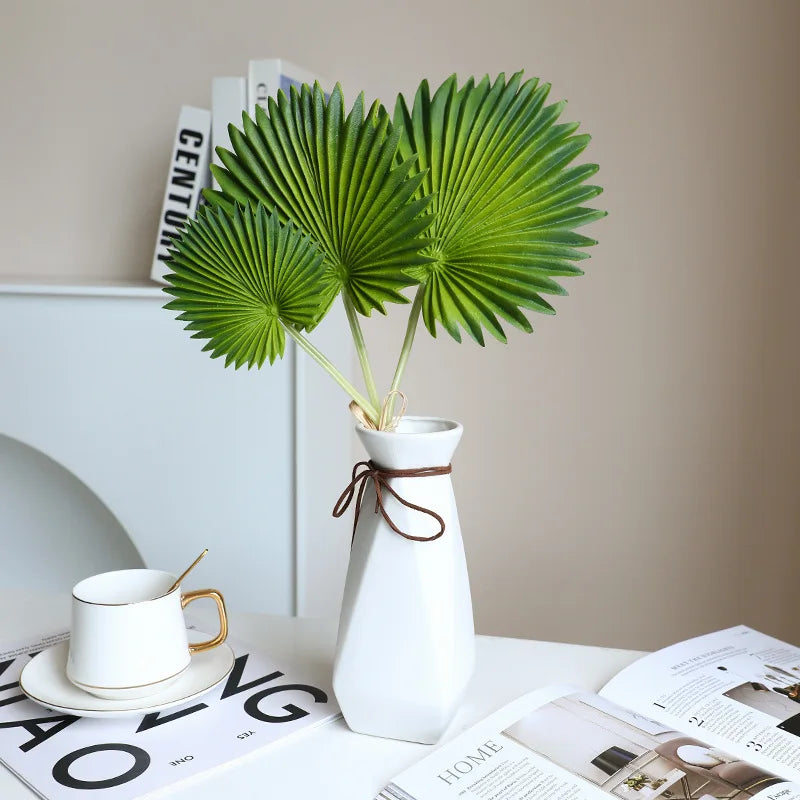 bouquet de feuilles monstera et bananier décoration intérieure mariage - vue 3 sur 10
