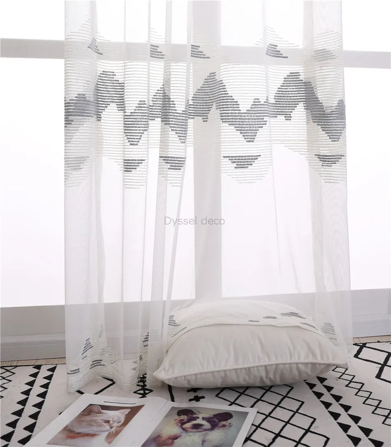 Voilage tulle brodé motifs géométriques style européen salon