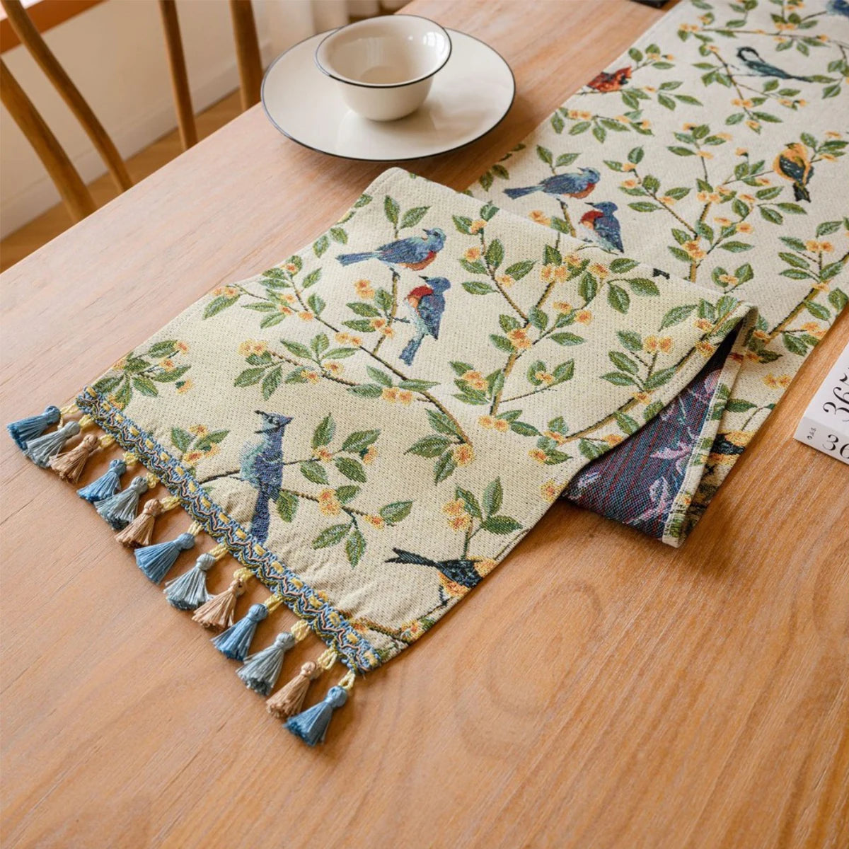 Chemin de table jacquard nordique animaux avec pompons