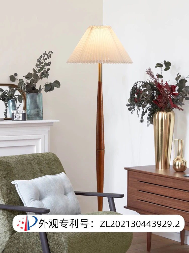 lampadaire moderne en bois de noyer et tissu décoratif - vue 5 sur 17
